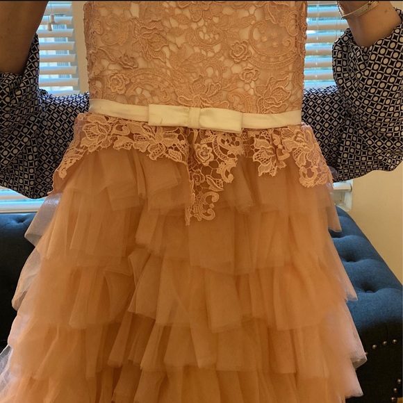 dresse - Picture 2 of 3